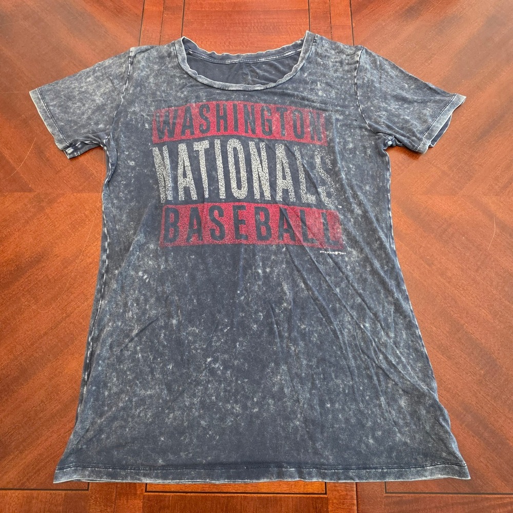 5th & Ocean T-Shirt Womens S Blue Washington Nationals Baseball Acid Wash Tee